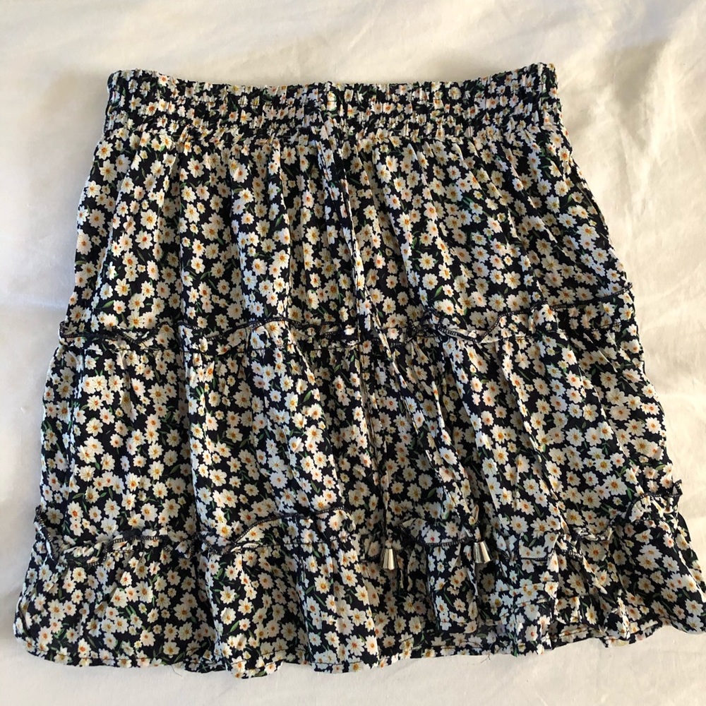 Floral flowy skirt! BRAND NEW